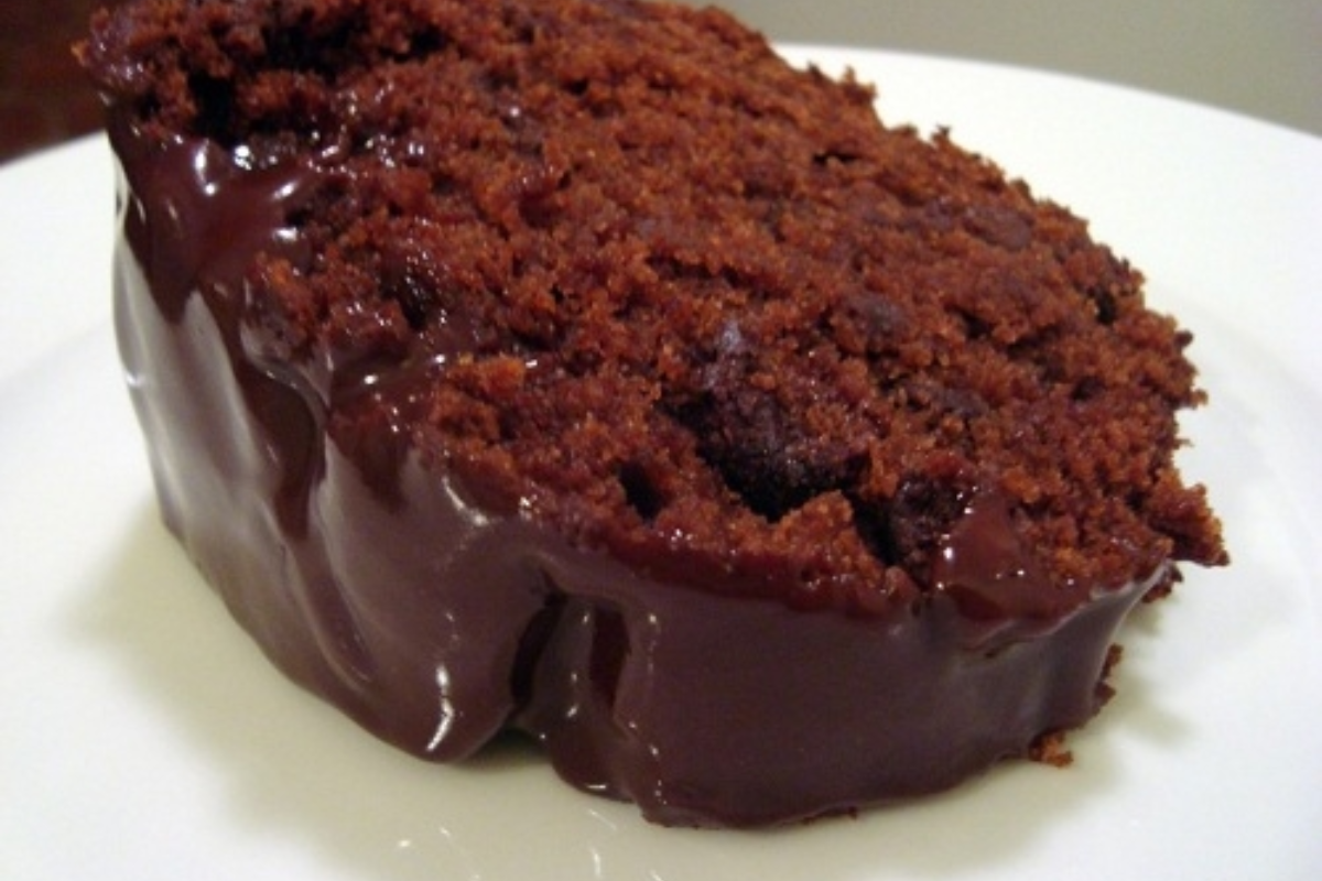 Bolo de chocolate de liquidificador com massa perfeita