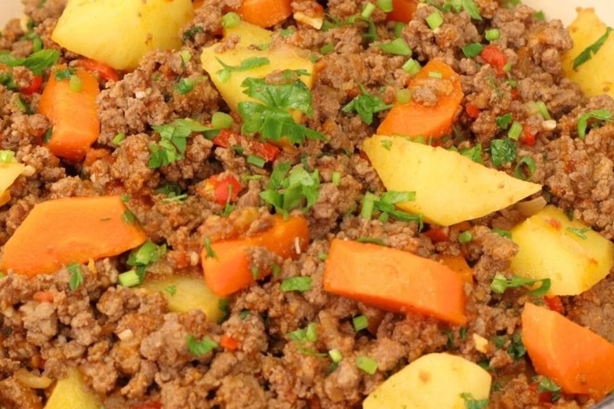 Carne Moída com Legumes