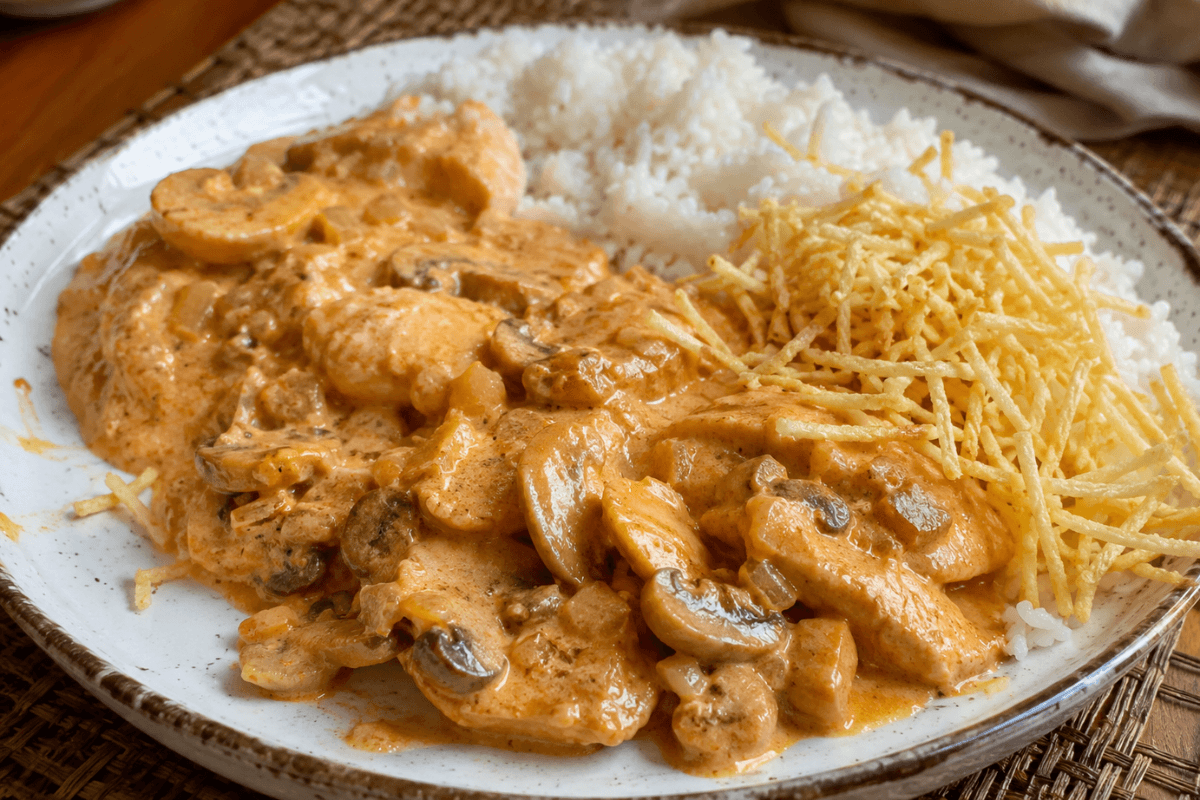 Strogonoff de frango cremoso
